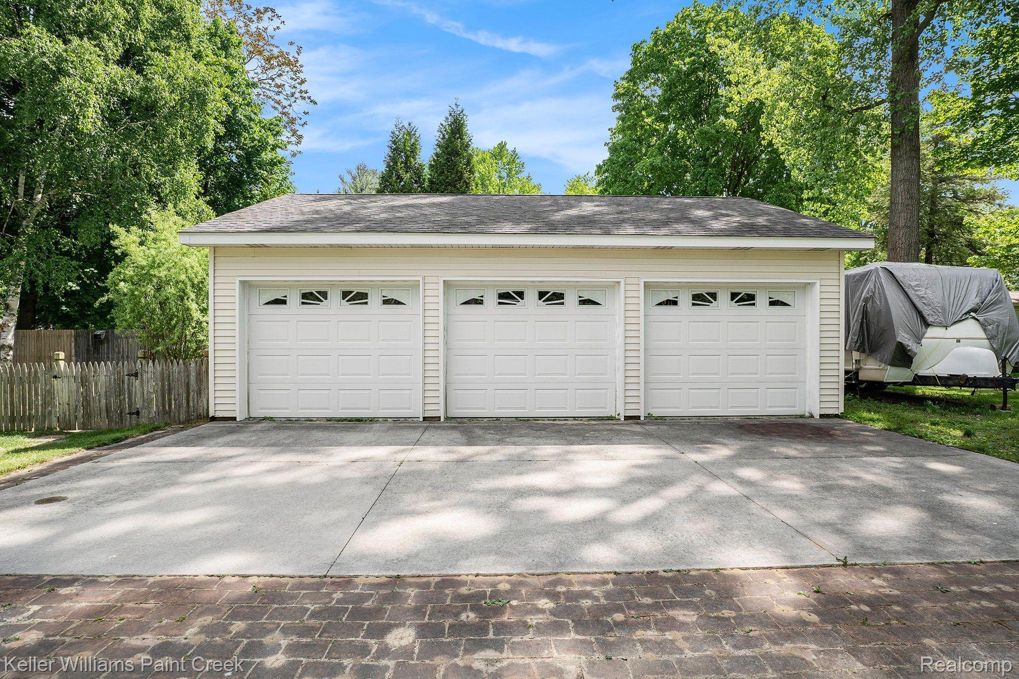 8523 Lakeshore Road Lexington, MI 48450 - Photo 14 of 20 Gallery Image 14