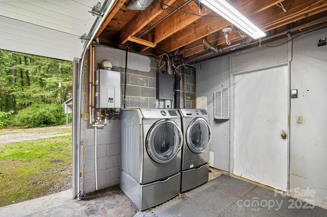 $390,000 | 3214 Debbie Drive, Hendersonville, NC 28791