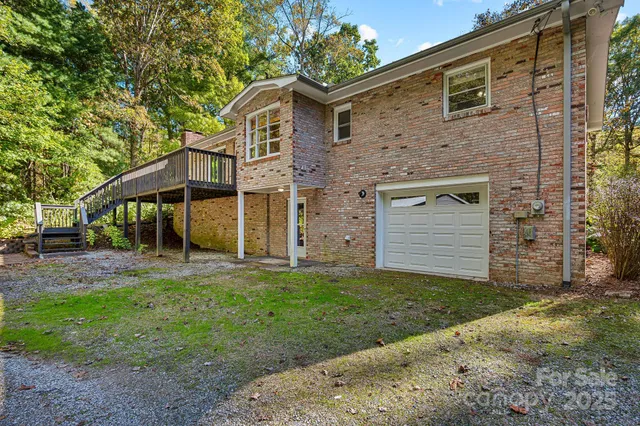 $390,000 | 3214 Debbie Drive, Hendersonville, NC 28791