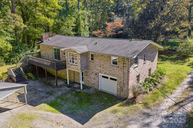 $390,000 | 3214 Debbie Drive, Hendersonville, NC 28791