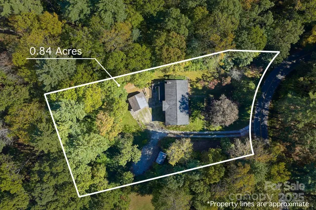 $390,000 | 3214 Debbie Drive, Hendersonville, NC 28791