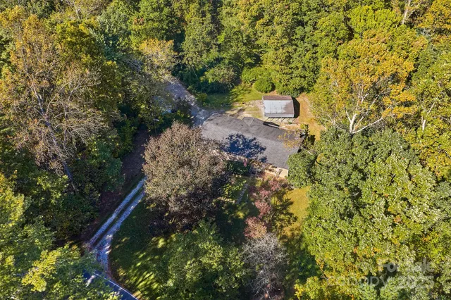 $390,000 | 3214 Debbie Drive, Hendersonville, NC 28791