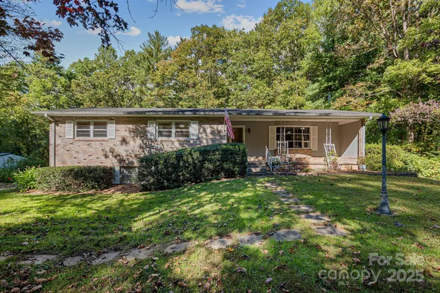 $390,000 | 3214 Debbie Drive, Hendersonville, NC 28791