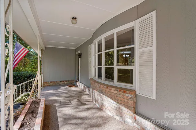 $390,000 | 3214 Debbie Drive, Hendersonville, NC 28791