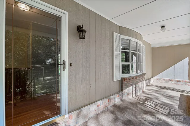 $390,000 | 3214 Debbie Drive, Hendersonville, NC 28791