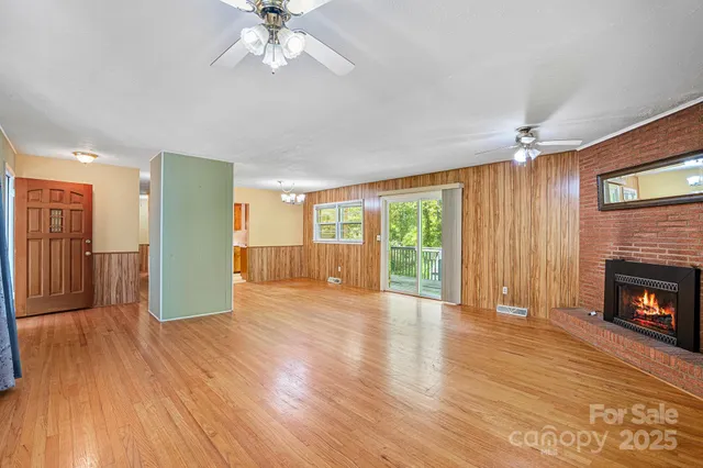 $390,000 | 3214 Debbie Drive, Hendersonville, NC 28791