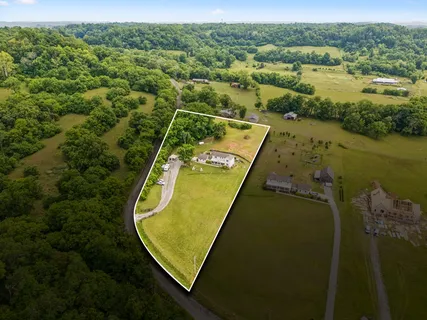 $900,000 | 1765 Theta Pike, Columbia, TN 38401
