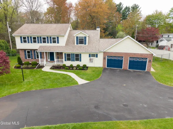 $675,000 | 130 C Kenwood Avenue, Bethlehem, NY 12054