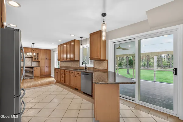 $675,000 | 130 C Kenwood Avenue, Bethlehem, NY 12054
