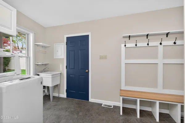 $675,000 | 130 C Kenwood Avenue, Bethlehem, NY 12054