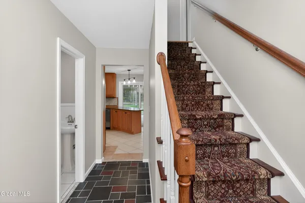 $675,000 | 130 C Kenwood Avenue, Bethlehem, NY 12054