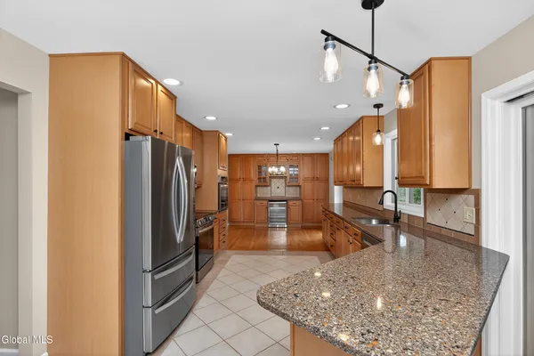 $675,000 | 130 C Kenwood Avenue, Bethlehem, NY 12054