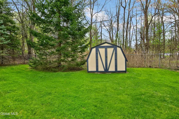 $675,000 | 130 C Kenwood Avenue, Bethlehem, NY 12054