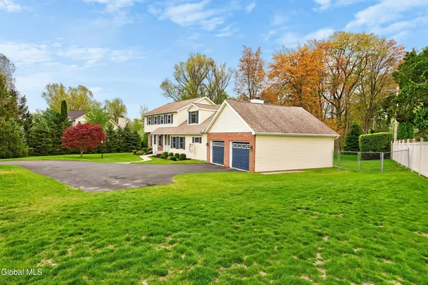 $675,000 | 130 C Kenwood Avenue, Bethlehem, NY 12054