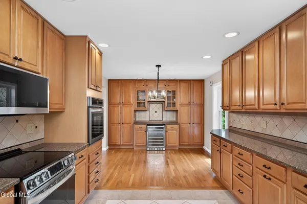$675,000 | 130 C Kenwood Avenue, Bethlehem, NY 12054