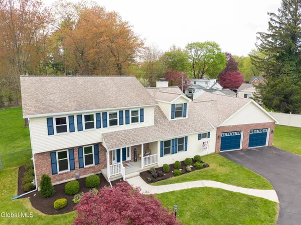 $675,000 | 130 C Kenwood Avenue, Bethlehem, NY 12054