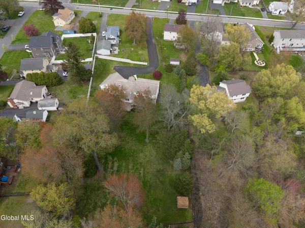 $675,000 | 130 C Kenwood Avenue, Bethlehem, NY 12054
