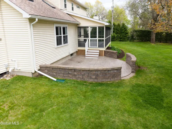 $675,000 | 130 C Kenwood Avenue, Bethlehem, NY 12054