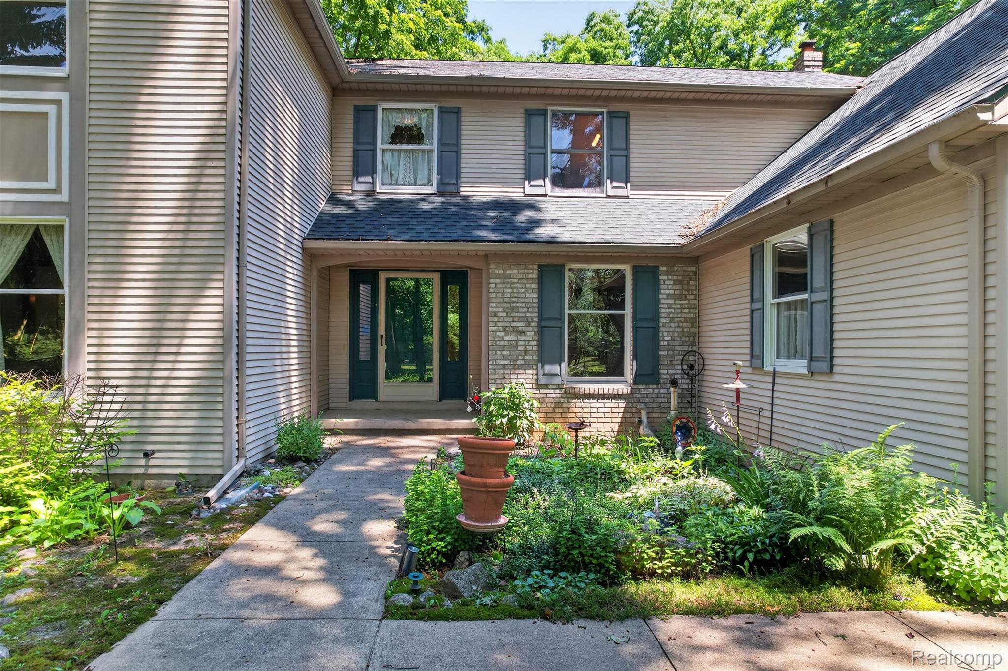 1919 Fox Ridge Drive Howell, MI 48843 - Photo 3 of 42 DJI_0011.jpg