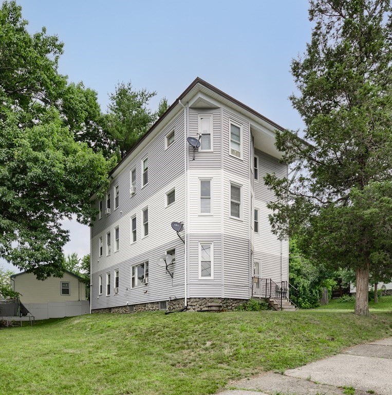 25 Marland Road Worcester, MA 01606 - Photo 1 of 27 Gallery Image 1