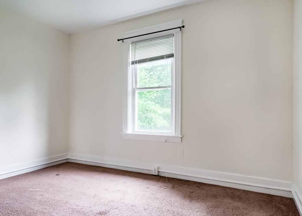 25 Marland Road Worcester, MA 01606 - Photo 17 of 27 Gallery Image 17