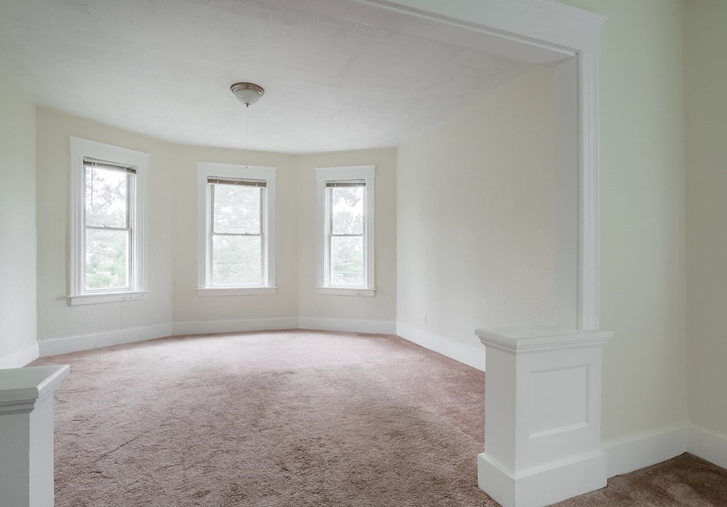 25 Marland Road Worcester, MA 01606 - Photo 6 of 27 Gallery Image 6