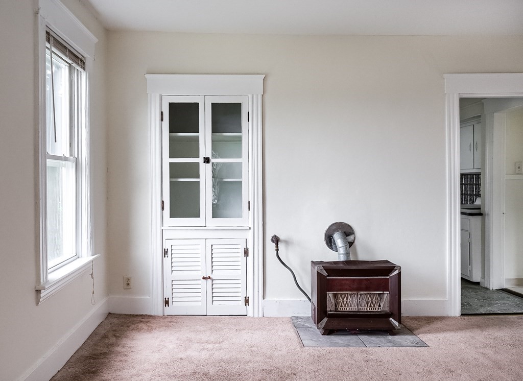 25 Marland Road Worcester, MA 01606 - Photo 8 of 27 Gallery Image 8