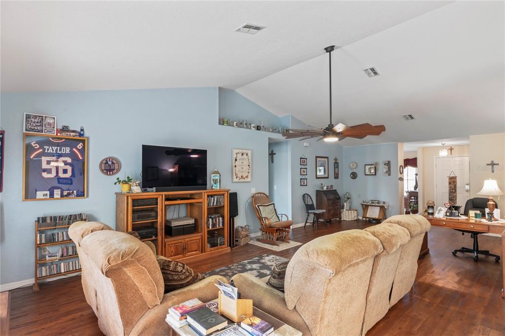 9086 Manchester Street Spring Hill, FL 34606 - Photo 6 of 51