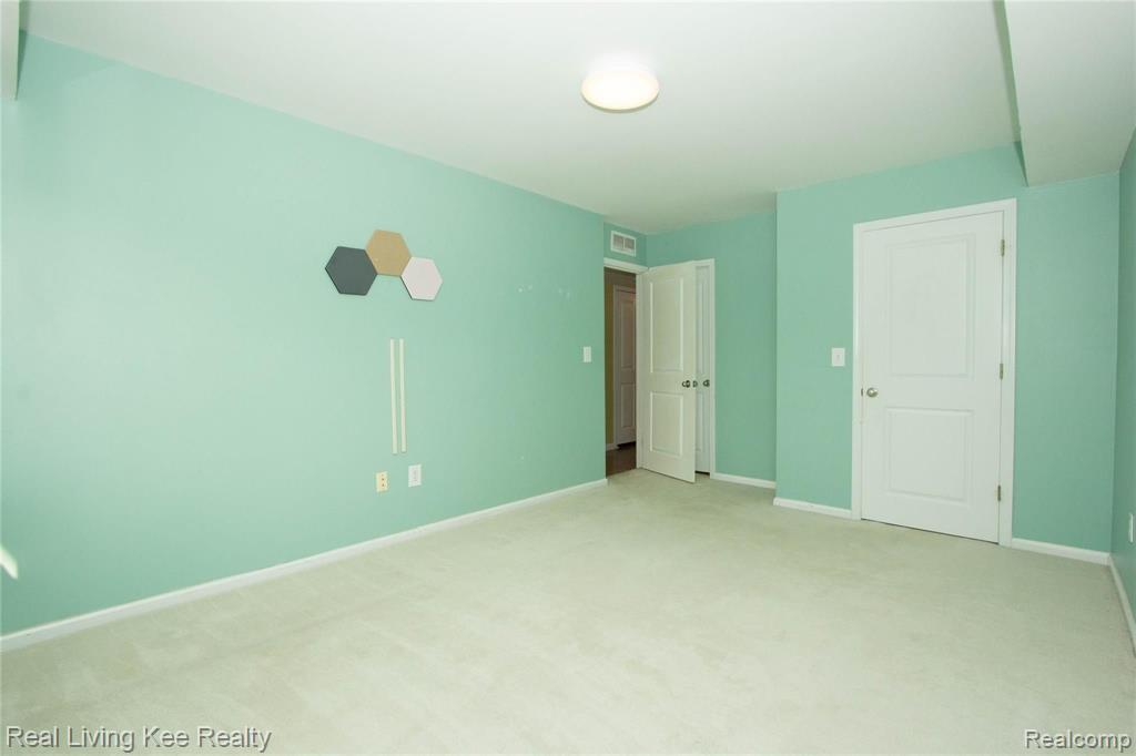 1673 Riverside Drive, Unit 6 Rochester Hills, MI 48309 - Photo 10 of 20