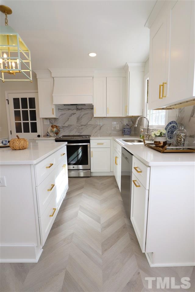 928 Pebblebrook Drive Raleigh, NC 27609 - Photo 4 of 27 Gallery Image 4