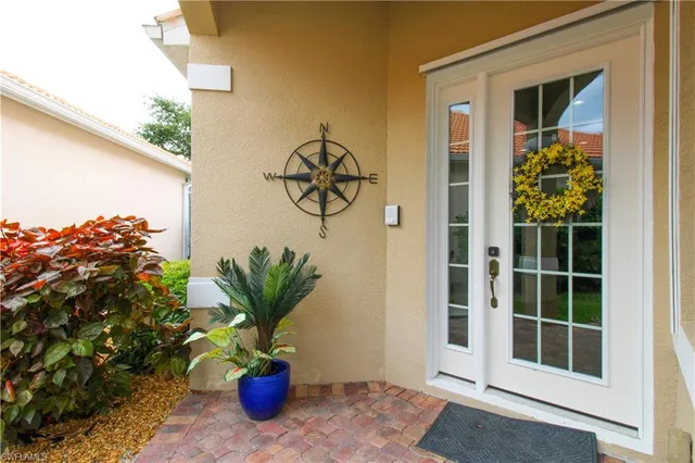 a view of a entryway of the house