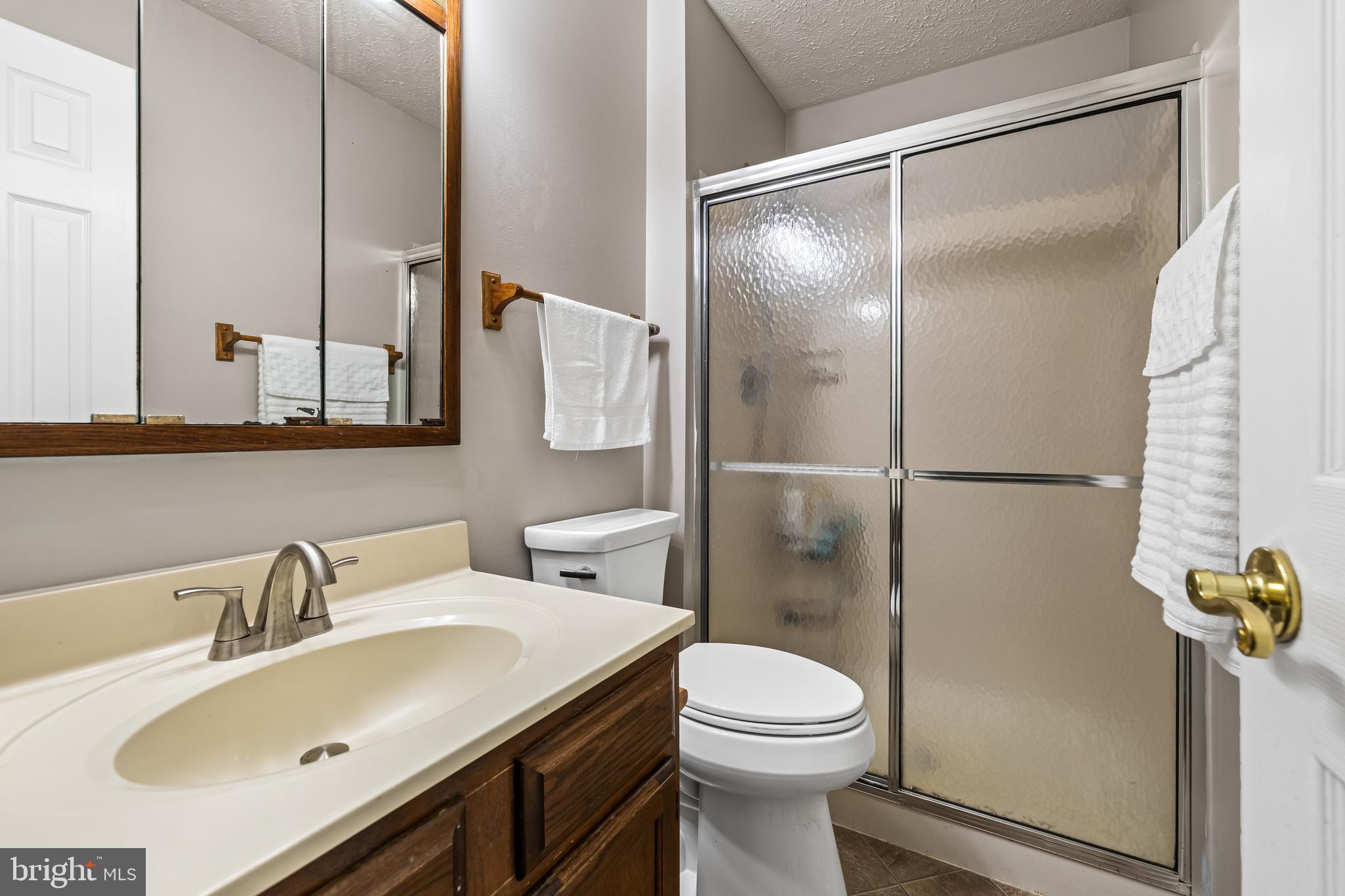 7040 Johnnycake Road Baltimore, MD 21228 - Photo 15 of 31 Primary Bath