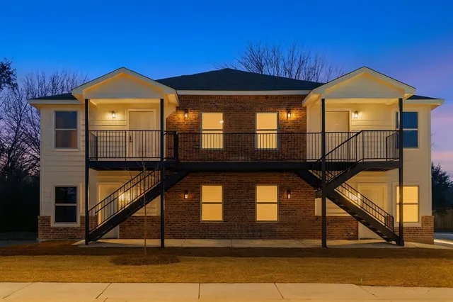 $1,700 | 308 Gray Wolf Circle, Unit 114, Denton, TX 76209