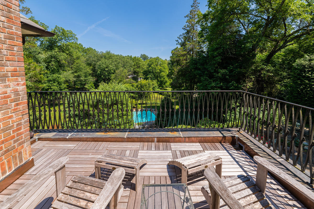 10 Frost Road Greenwich, CT 06830 - Photo 26 of 40 Deck