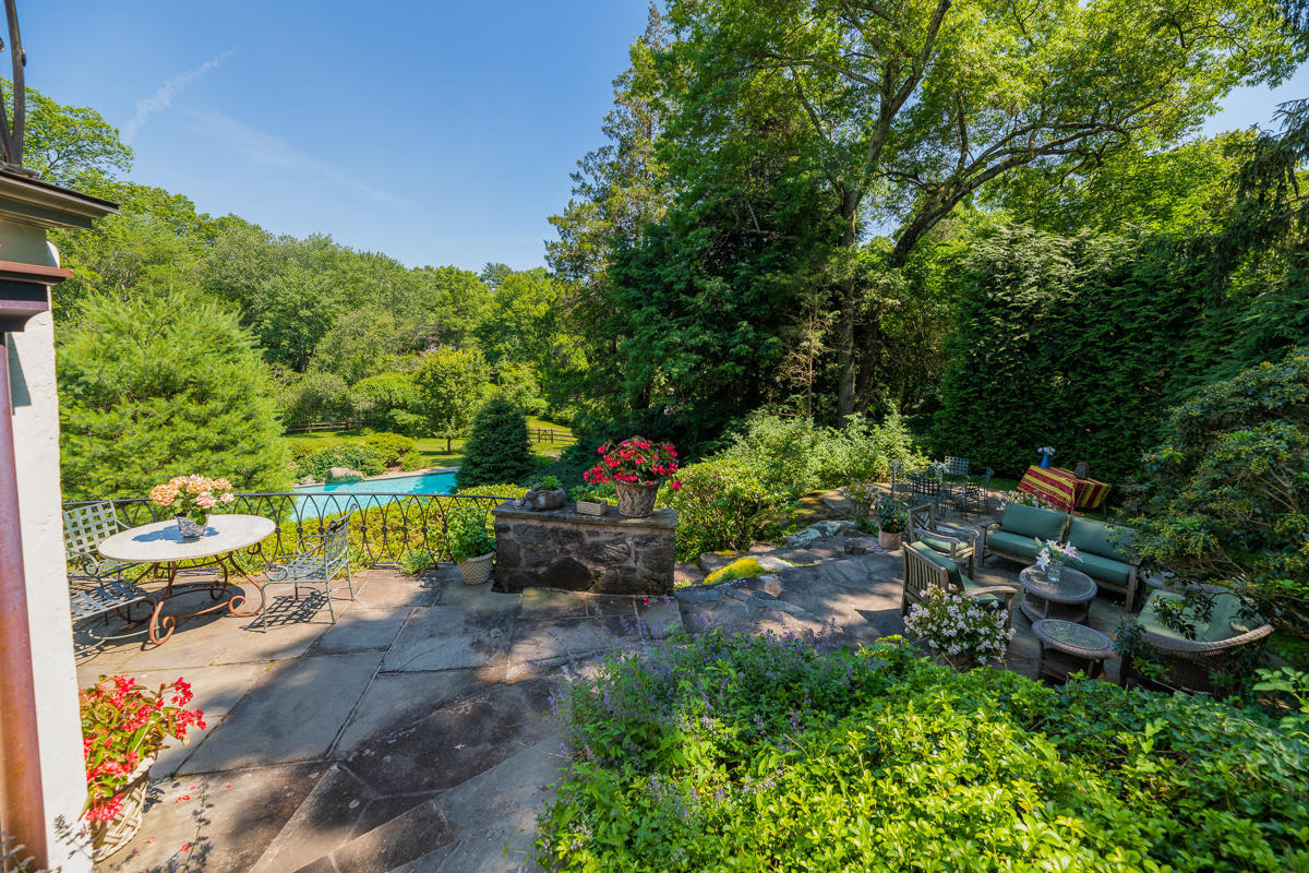 10 Frost Road Greenwich, CT 06830 - Photo 33 of 40 Terrace