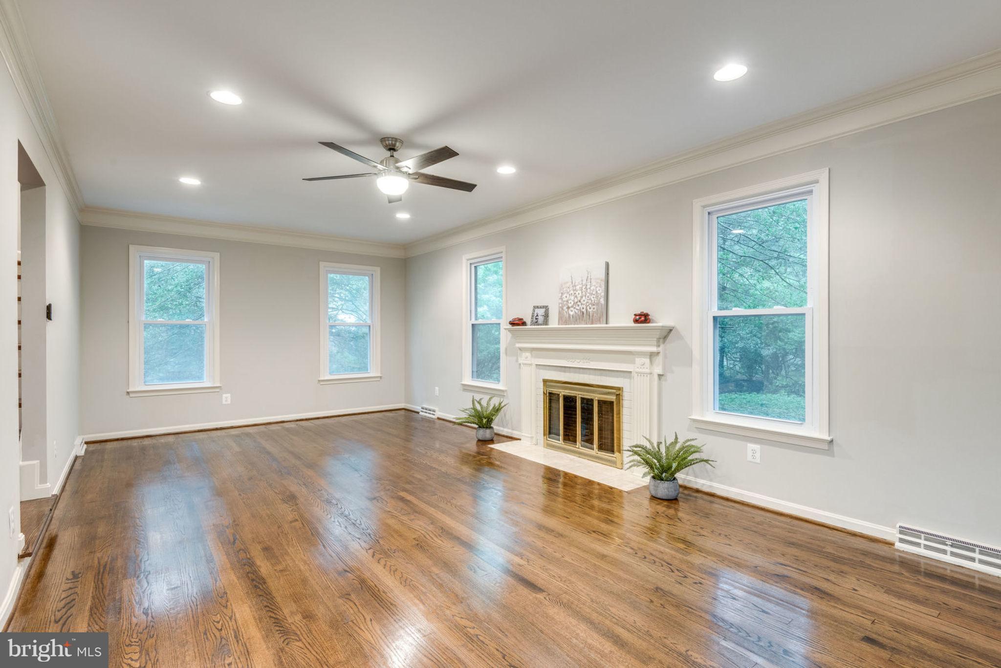 11405 Drop Forge Lane Reston, VA 20191 - Photo 12 of 30 Large open space living room with lots of light!