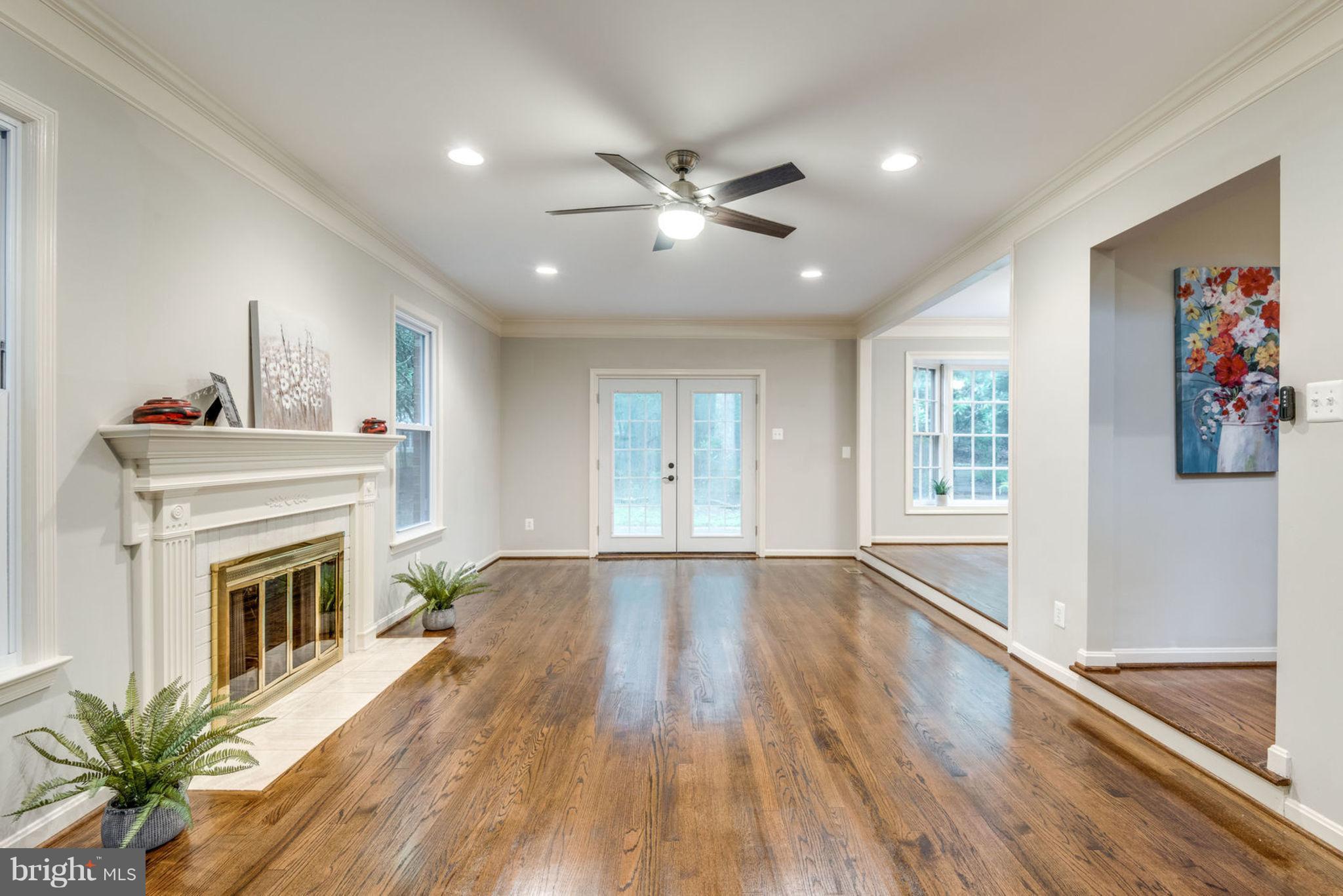 11405 Drop Forge Lane Reston, VA 20191 - Photo 13 of 30 Grand Living Room