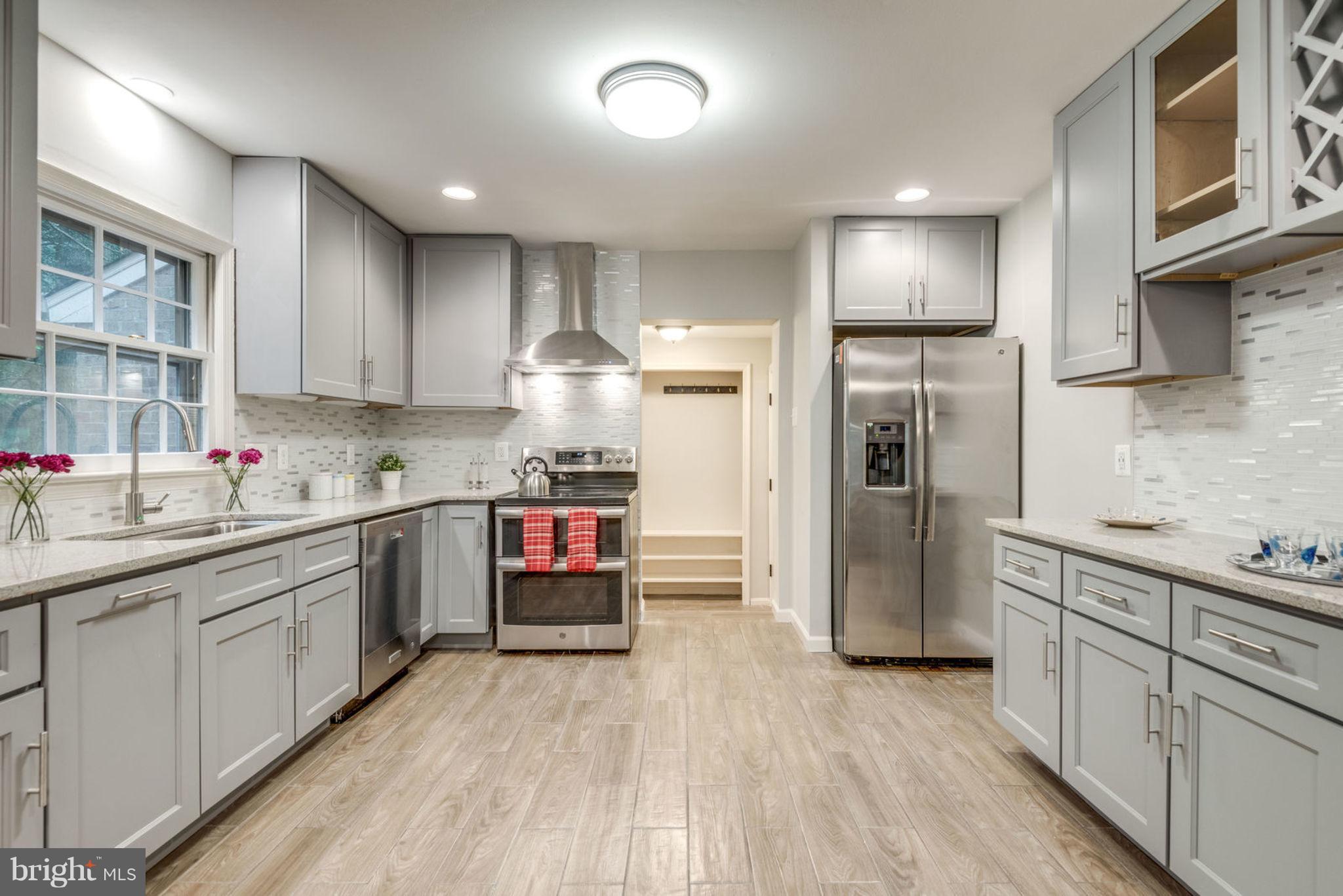 11405 Drop Forge Lane Reston, VA 20191 - Photo 7 of 30 Spacious Kitchen