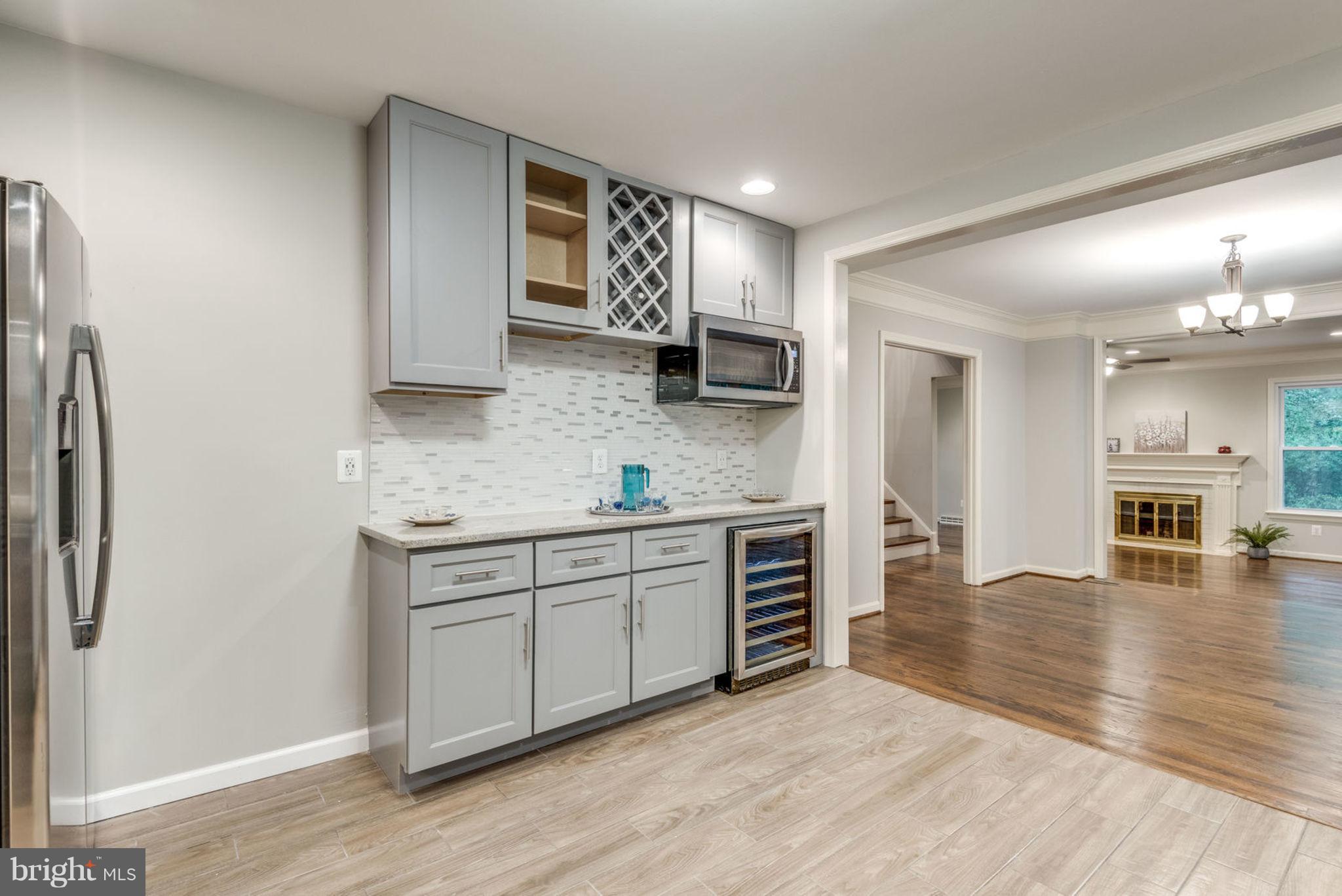 11405 Drop Forge Lane Reston, VA 20191 - Photo 10 of 30 Kitchen with wine bar