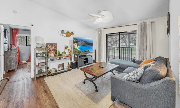 $175,000 | 15469 Lakes Of Delray Boulevard, Unit 202, Delray Beach, FL 33484