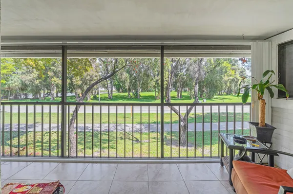 $175,000 | 15469 Lakes Of Delray Boulevard, Unit 202, Delray Beach, FL 33484