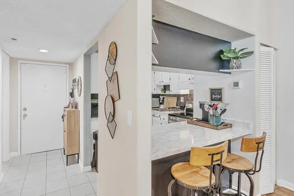 $175,000 | 15469 Lakes Of Delray Boulevard, Unit 202, Delray Beach, FL 33484