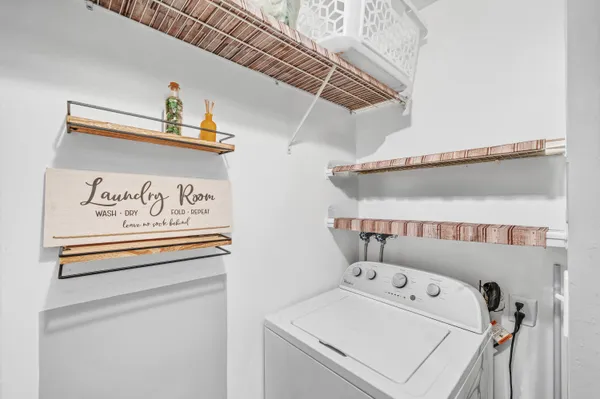 $175,000 | 15469 Lakes Of Delray Boulevard, Unit 202, Delray Beach, FL 33484