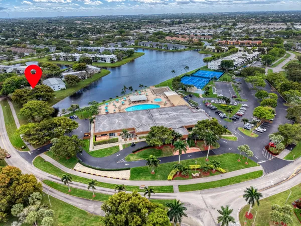 $175,000 | 15469 Lakes Of Delray Boulevard, Unit 202, Delray Beach, FL 33484