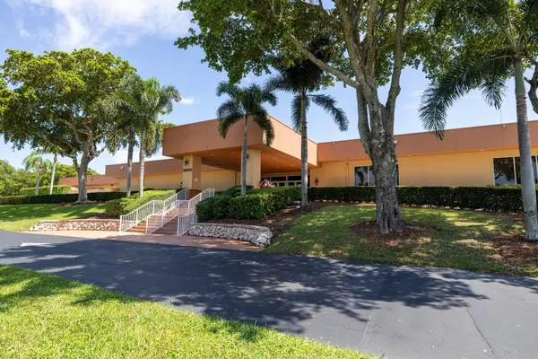 $175,000 | 15469 Lakes Of Delray Boulevard, Unit 202, Delray Beach, FL 33484