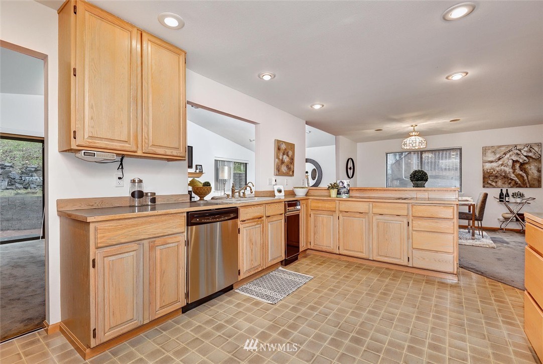 2614 Cedar Avenue South Renton, WA 98055 - Photo 8 of 25 Gallery Image 8