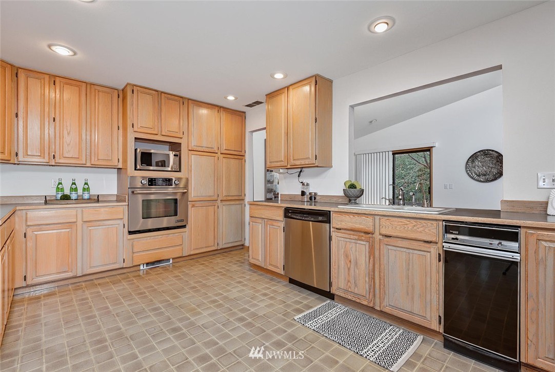 2614 Cedar Avenue South Renton, WA 98055 - Photo 9 of 25 Gallery Image 9