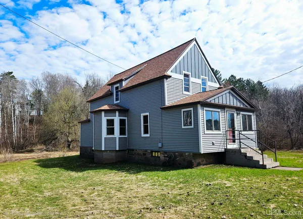 $198,000 | 412 East Silver Street, Bessemer, MI 49911