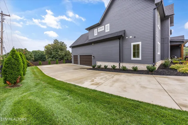 $1,290,000 | 200 Fence Post Lane, Knoxville, TN 37934