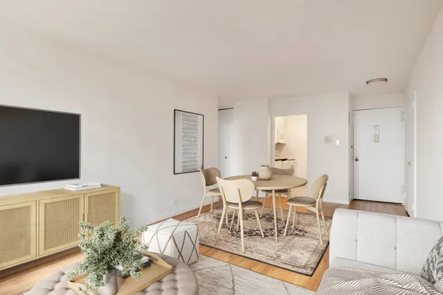 $4,725 | 211 West 56th Street, Unit C28 | Theater District